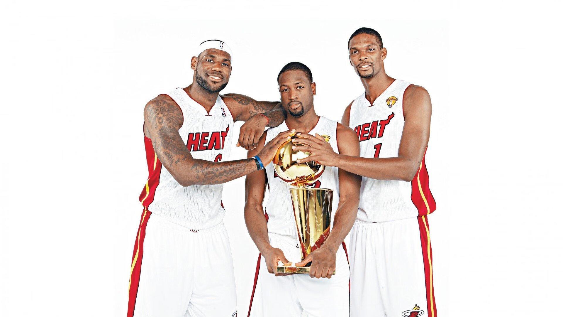 迪马利亚告别王子公园球场，含泪比心